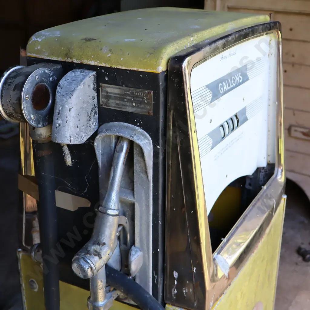 Avery Hardoll Petrol Bowser Yellow Shell. No $$ Counter. Image 1++