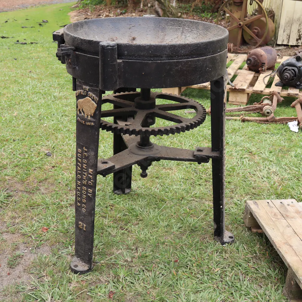 Buffalo Silent Cast Iron Coal Forge, J.E. Smith's Sons Co USA Image 1++