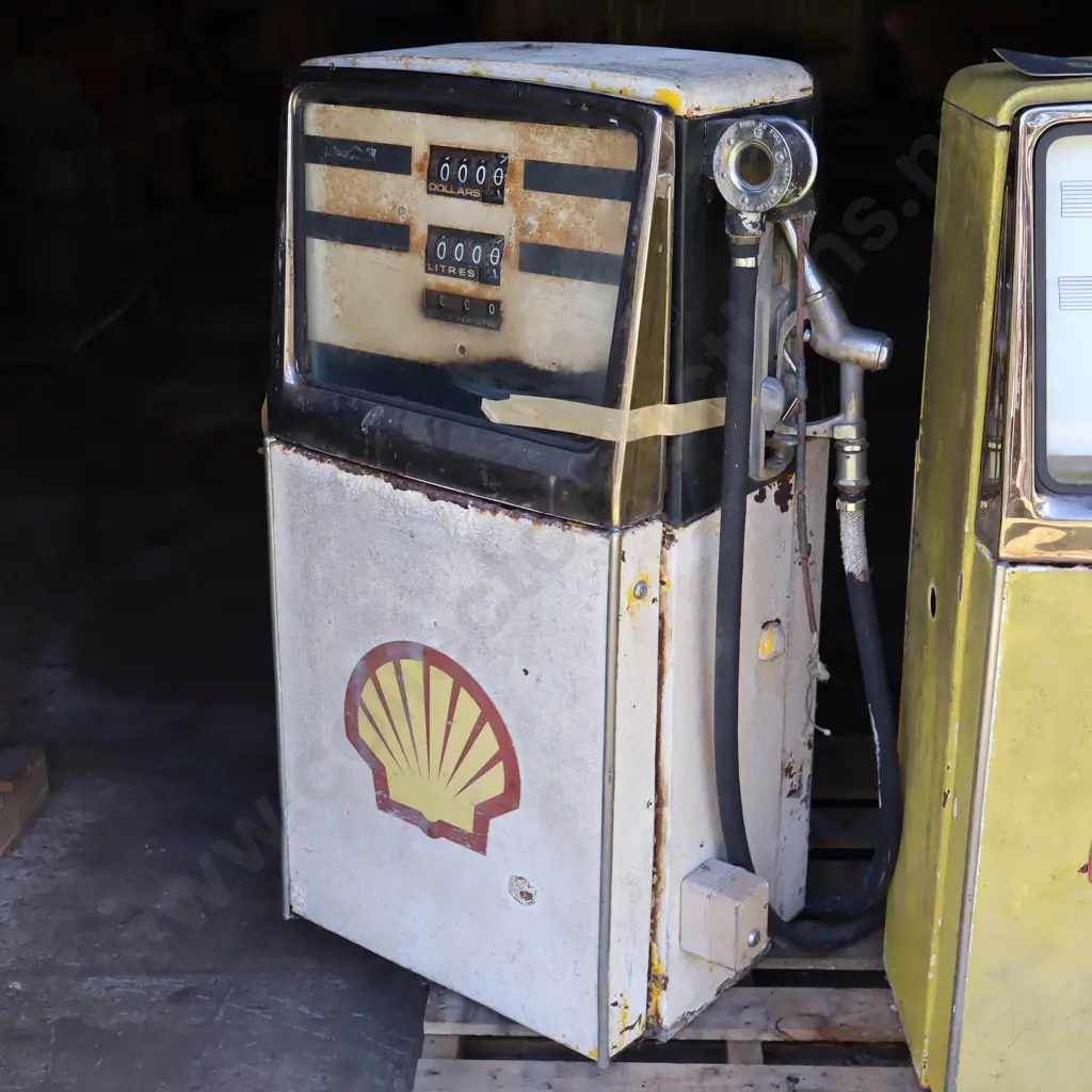 Avery Hardoll Shell Petrol Bowser White Image 1++