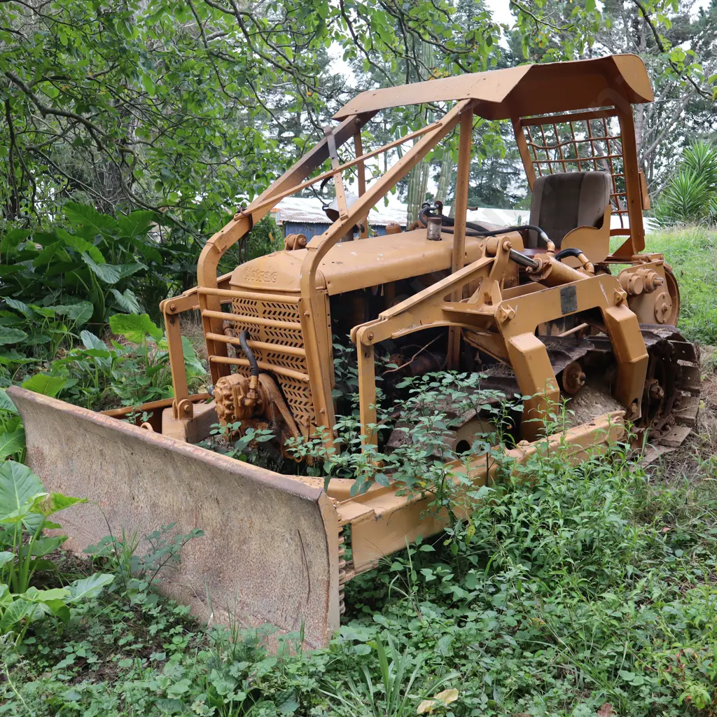 Cletrac Dozer Running Image 1++