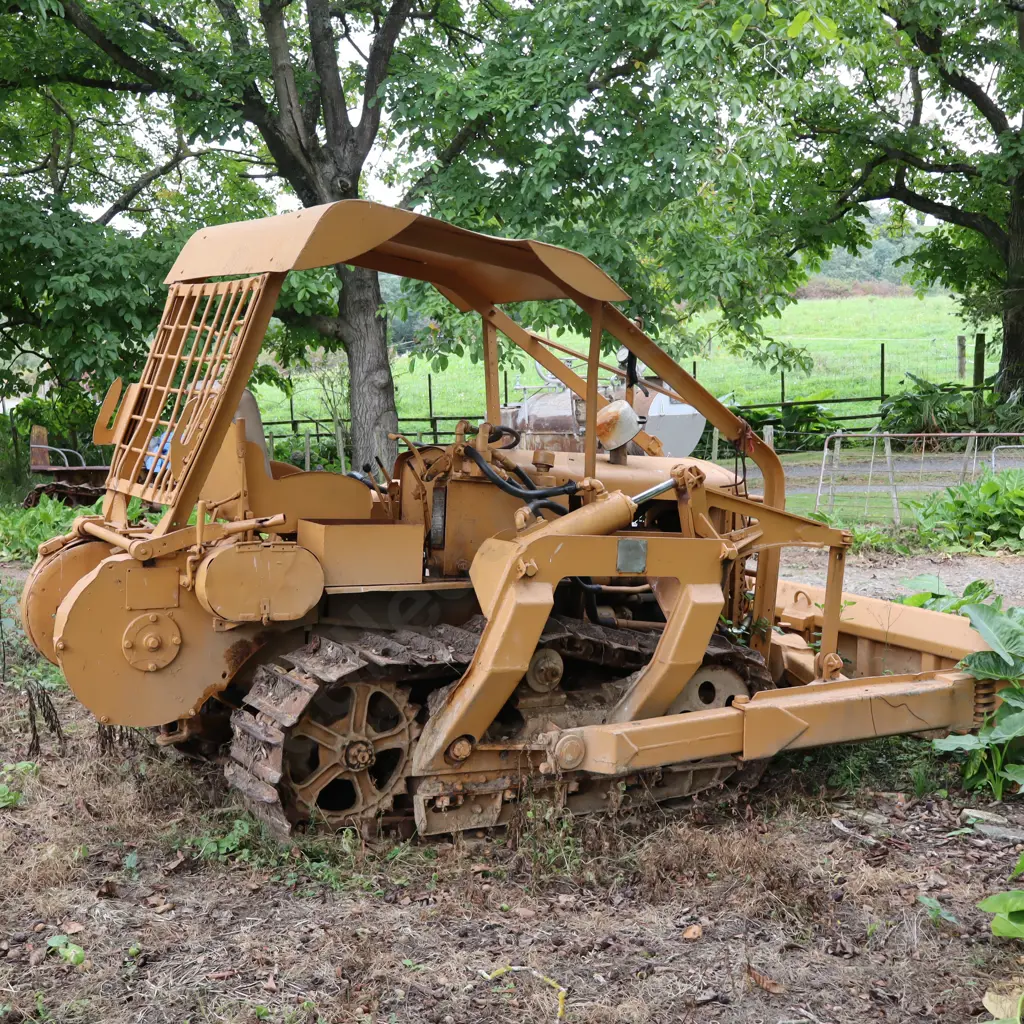 Cletrac Dozer Running Image 1++