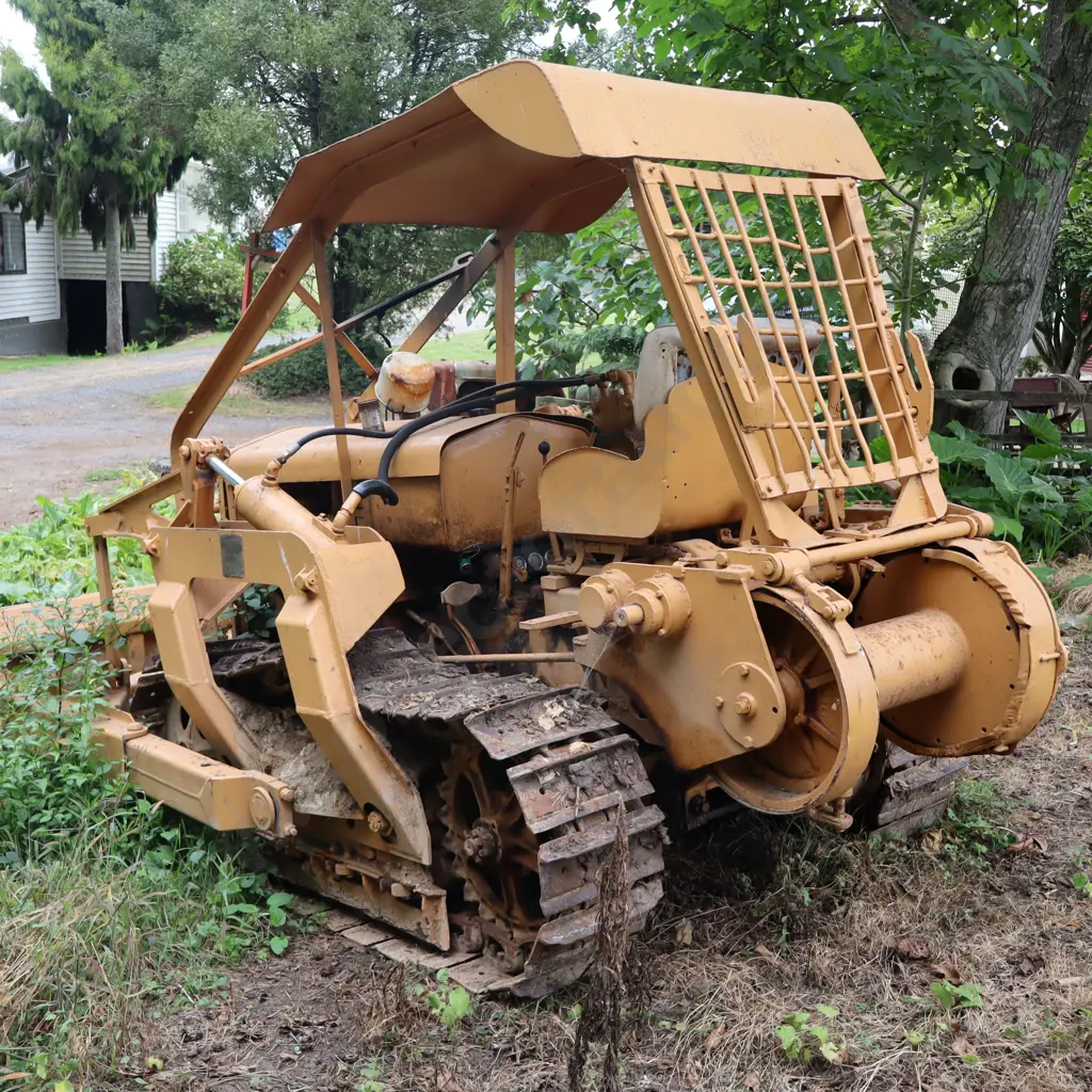 Cletrac Dozer Running Image 1++