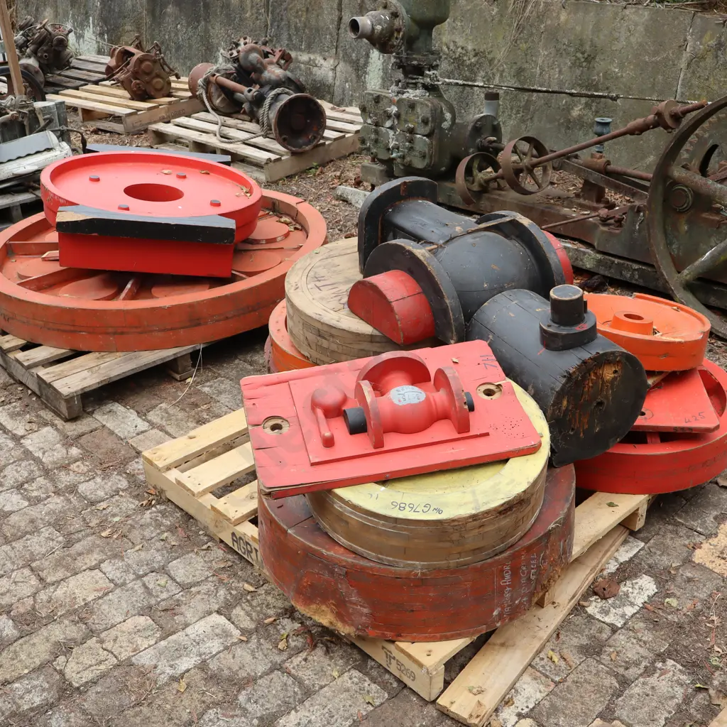 2 x Pallets. Pattern Moulds From A n G Price in Thames  Image 1++
