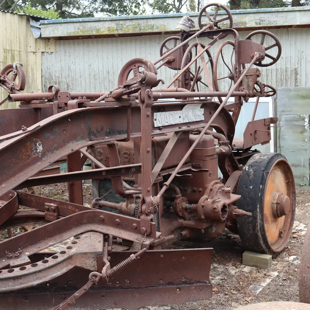 C1926 Boothmac Grader With Case Engine Image 1++