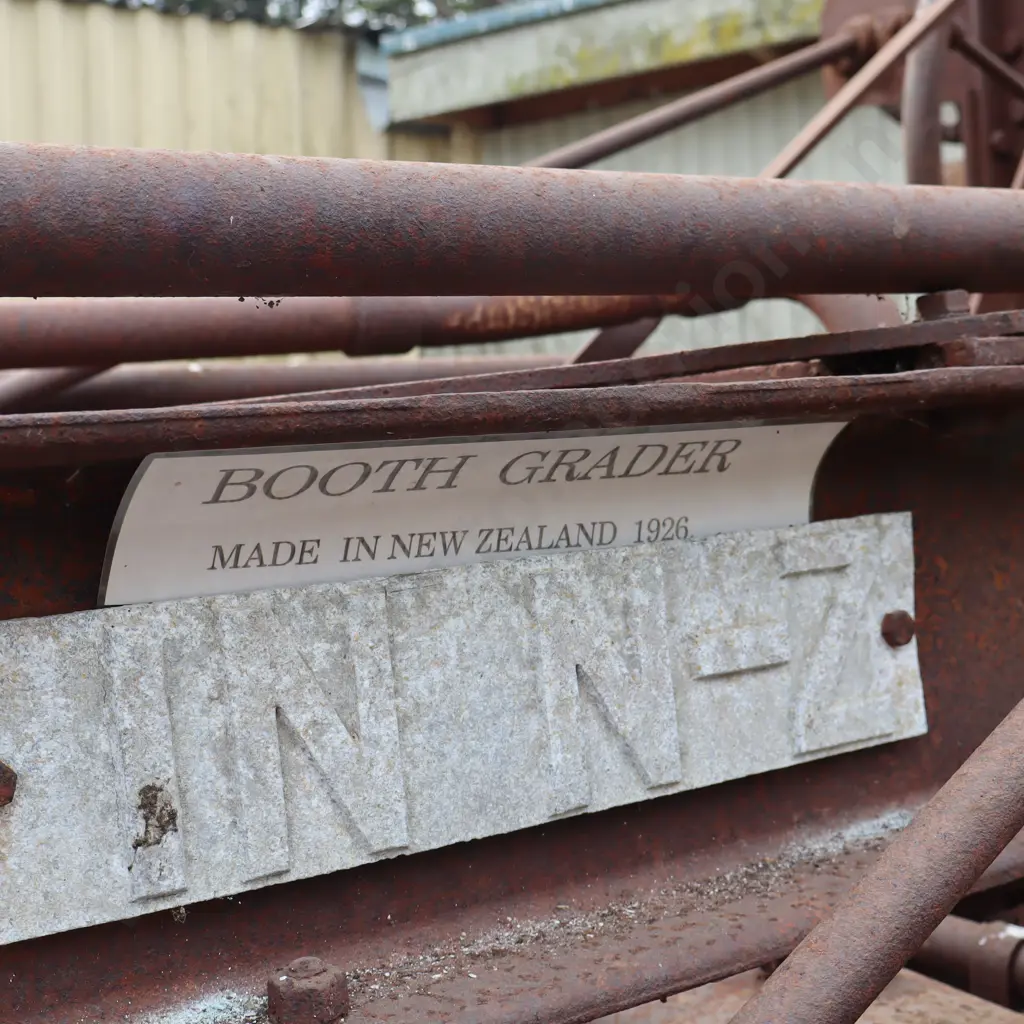 C1926 Boothmac Grader With Case Engine Image 1++