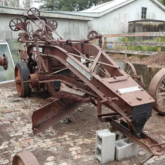 C1926 Boothmac Grader With Case Engine